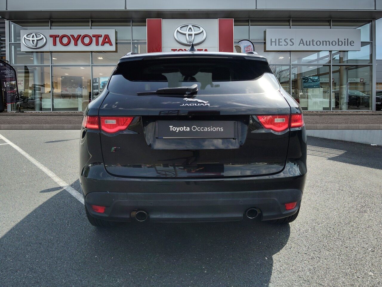 Véhicule d'occasion JAGUAR F-PACE V6 3.0D 300CH R-SPORT 4X4 BVA8 chez Fiat Strasbourg