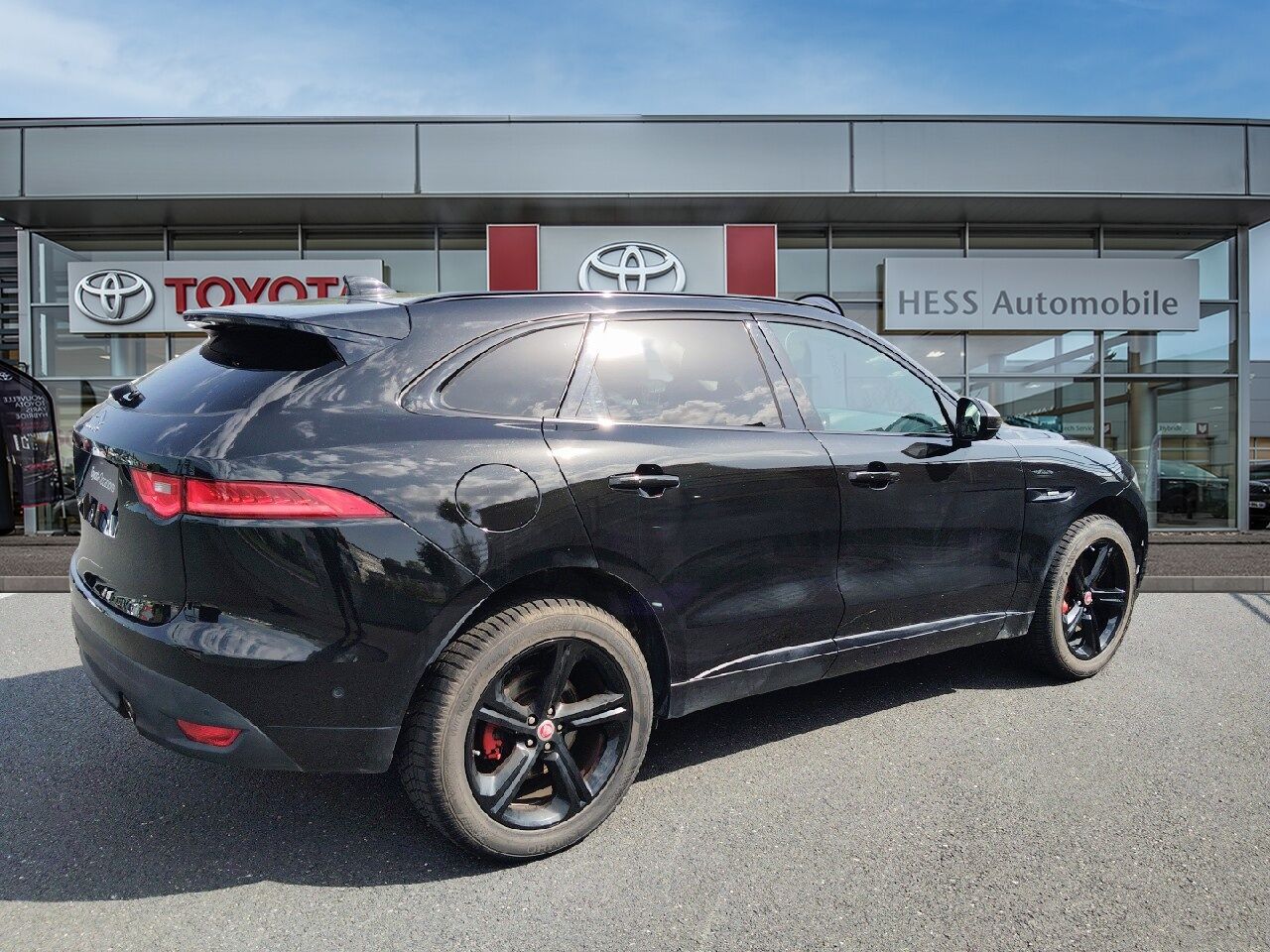 Véhicule d'occasion JAGUAR F-PACE V6 3.0D 300CH R-SPORT 4X4 BVA8 chez Fiat Strasbourg