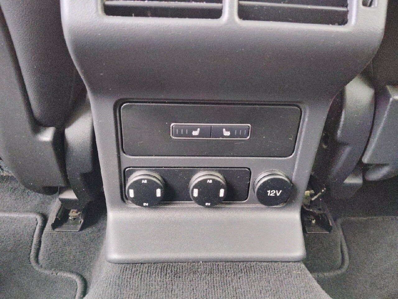 Véhicule d'occasion JAGUAR F-PACE V6 3.0D 300CH R-SPORT 4X4 BVA8 chez Fiat Strasbourg
