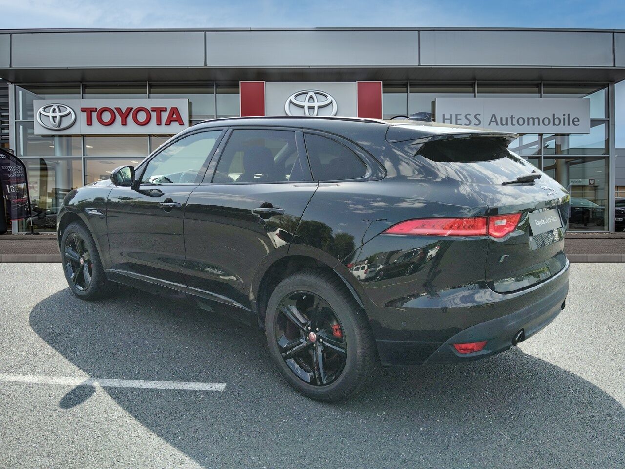 Véhicule d'occasion JAGUAR F-PACE V6 3.0D 300CH R-SPORT 4X4 BVA8 chez Fiat Strasbourg