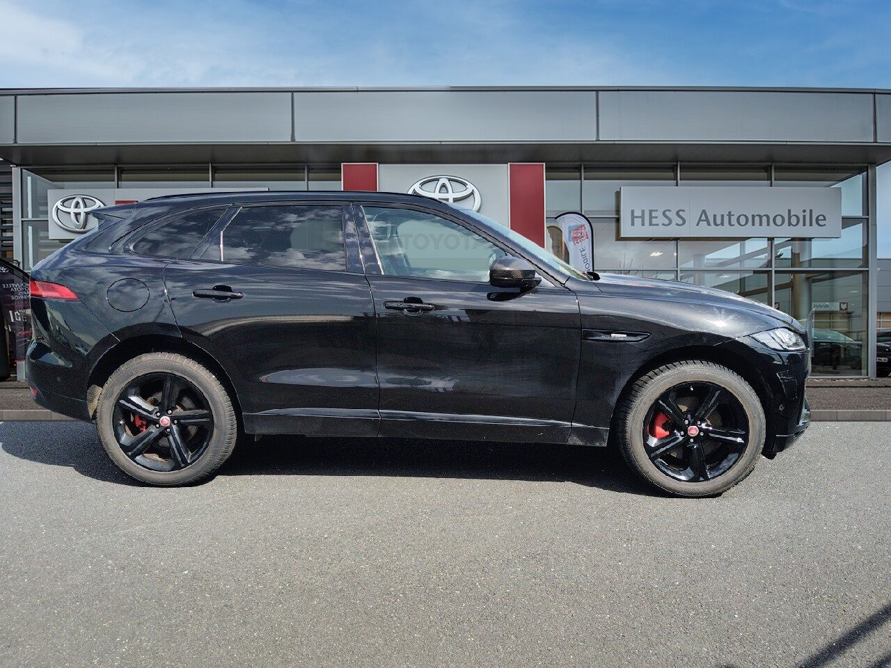 Véhicule d'occasion JAGUAR F-PACE V6 3.0D 300CH R-SPORT 4X4 BVA8 chez Fiat Strasbourg