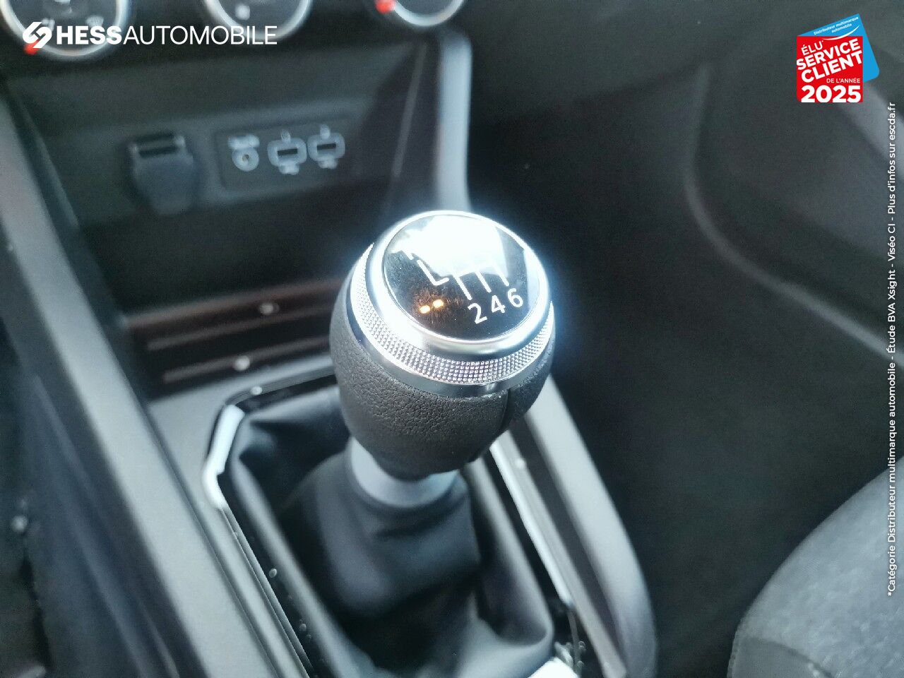 Véhicule d'occasion RENAULT CLIO 1.0 TCE 90CH EQUILIBRE chez Renault Saint-Louis