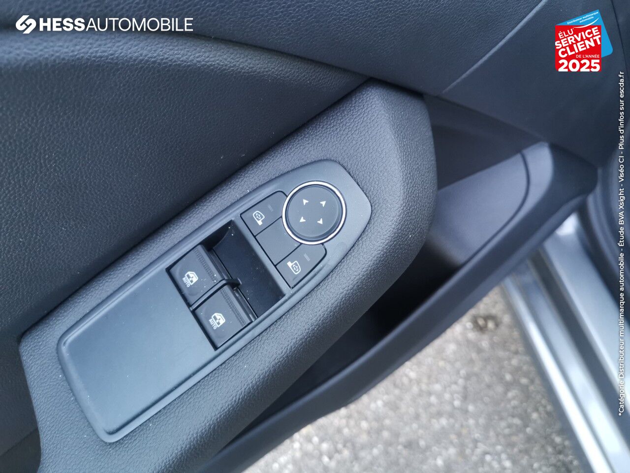 Véhicule d'occasion RENAULT CLIO 1.0 TCE 90CH EQUILIBRE chez Renault Saint-Louis