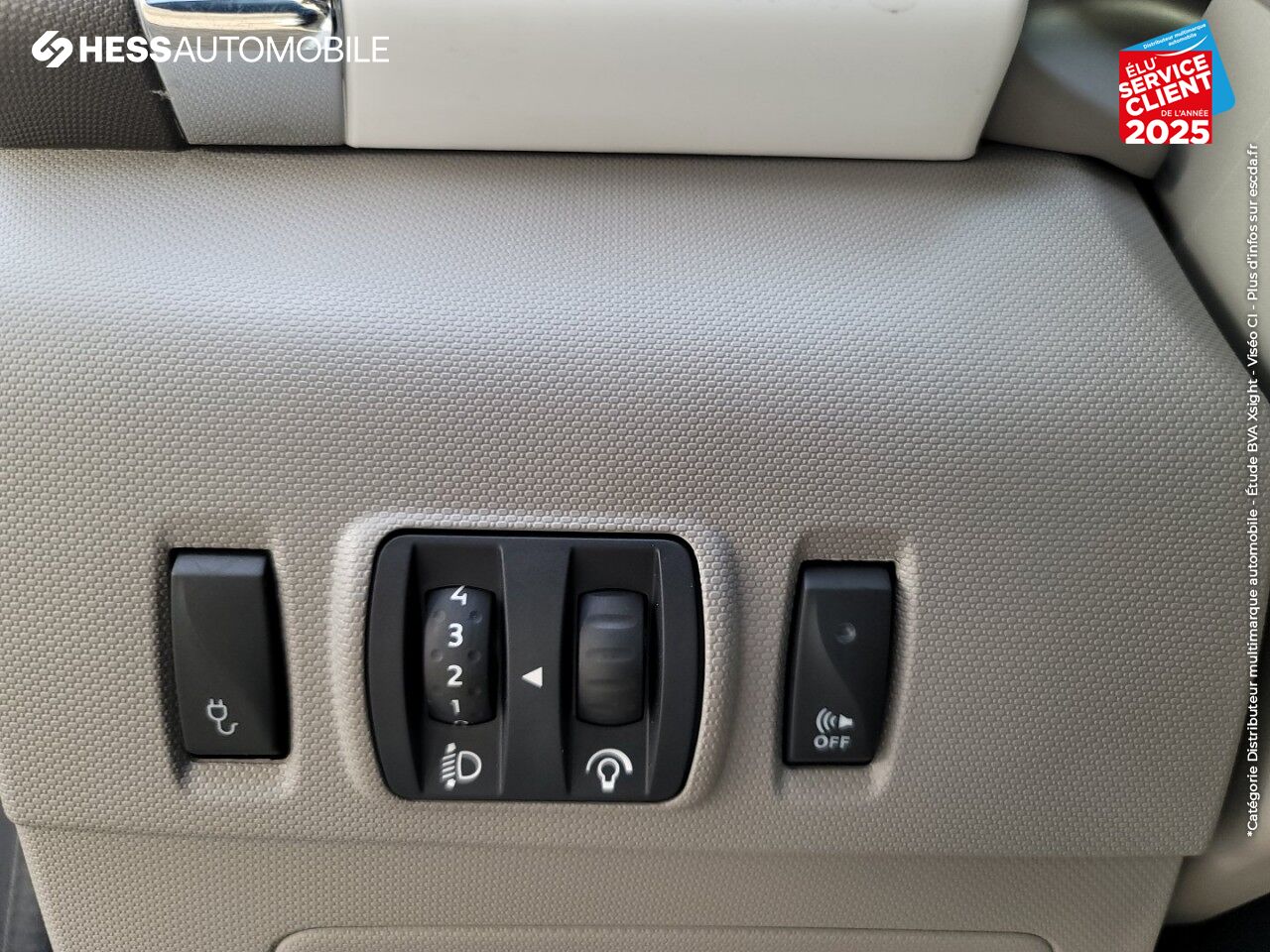 Véhicule d'occasion RENAULT ZOE ZEN CHARGE NORMALE R90 GPS chez Renault Saint-Louis