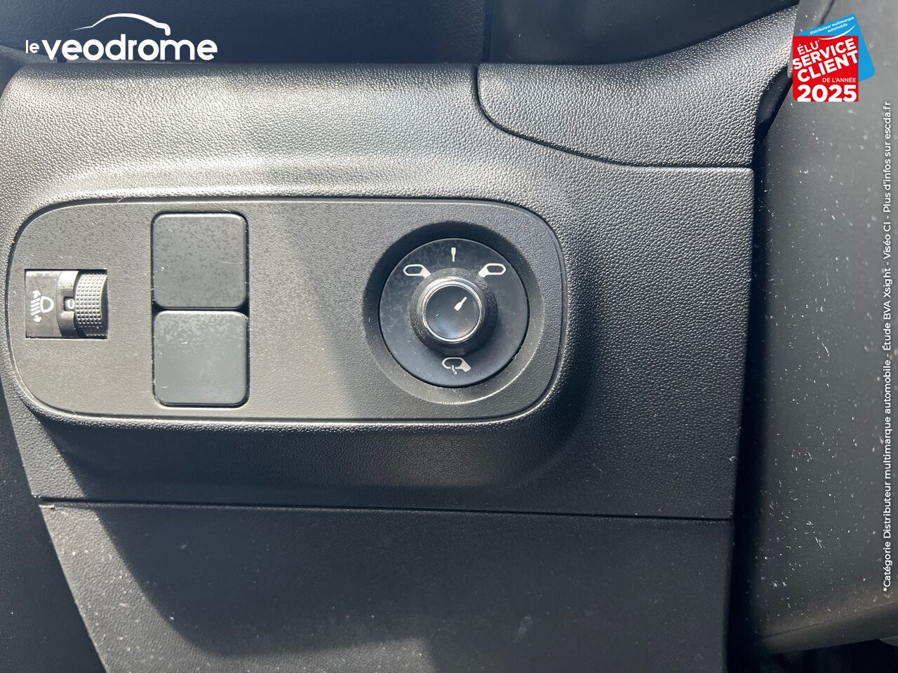 Véhicule d'occasion CITROEN C3 BLUEHDI 100CH FEEL SS chez Le Veodrome