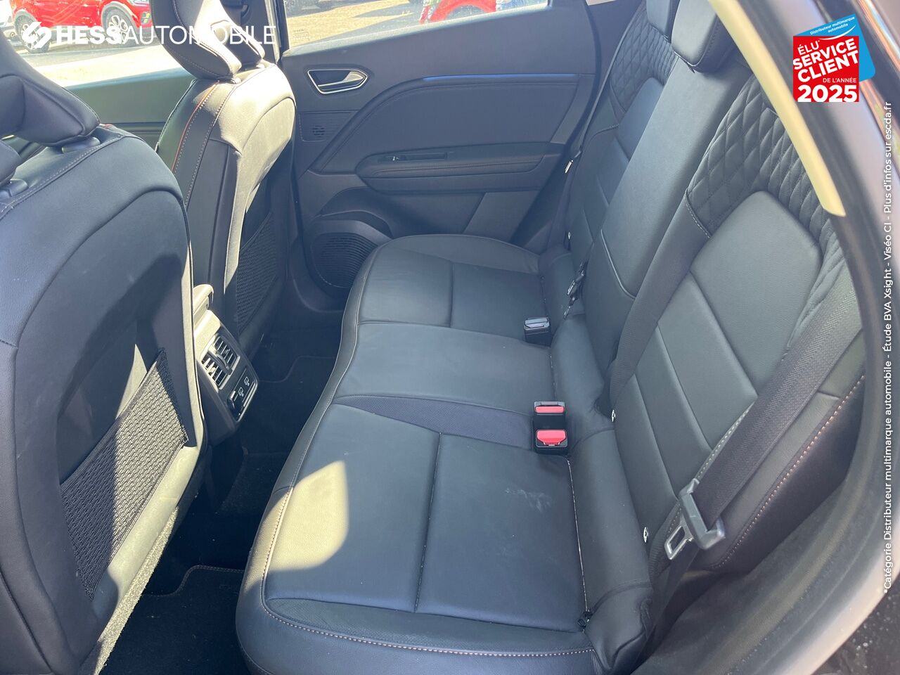Véhicule d'occasion RENAULT CAPTUR 1.6 E-TECH PLUG-IN 160CH INITIALE PARIS TPANO SIEGES CHAUF/CUIR GPS CAMERA chez Renault Saint-Louis