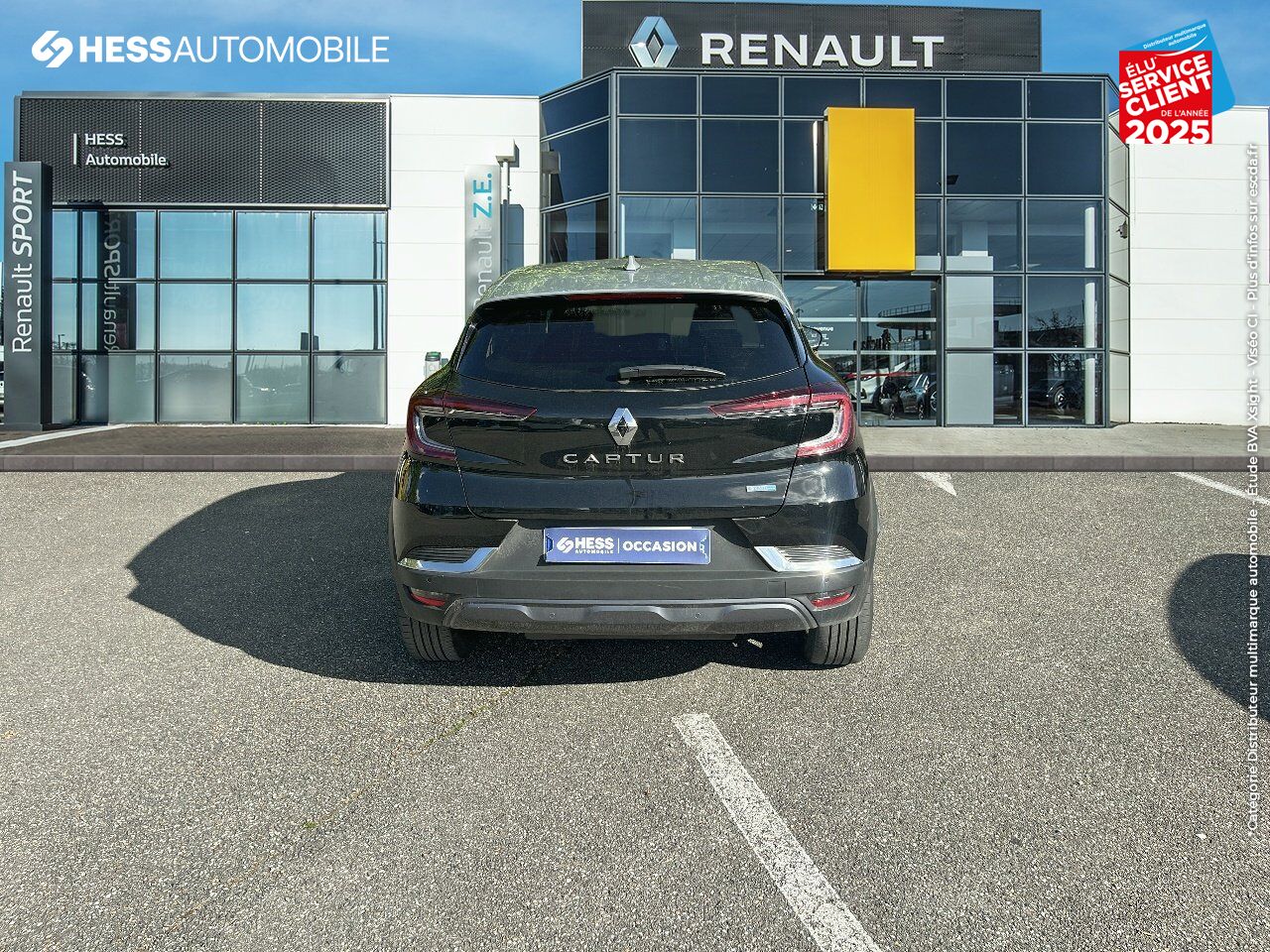 Véhicule d'occasion RENAULT CAPTUR 1.6 E-TECH PLUG-IN 160CH INITIALE PARIS TPANO SIEGES CHAUF/CUIR GPS CAMERA chez Renault Saint-Louis