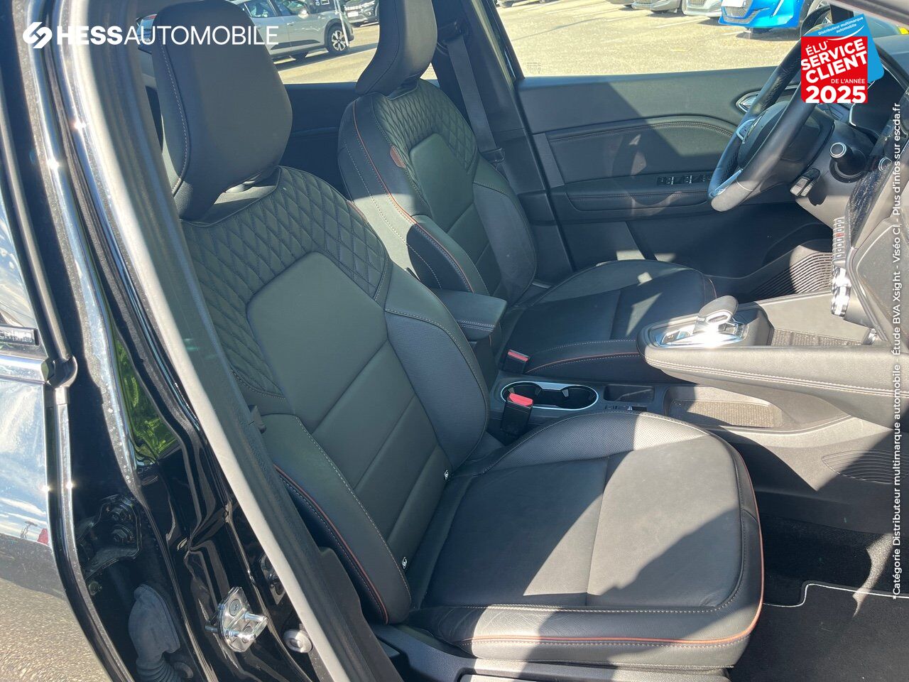 Véhicule d'occasion RENAULT CAPTUR 1.6 E-TECH PLUG-IN 160CH INITIALE PARIS TPANO SIEGES CHAUF/CUIR GPS CAMERA chez Renault Saint-Louis
