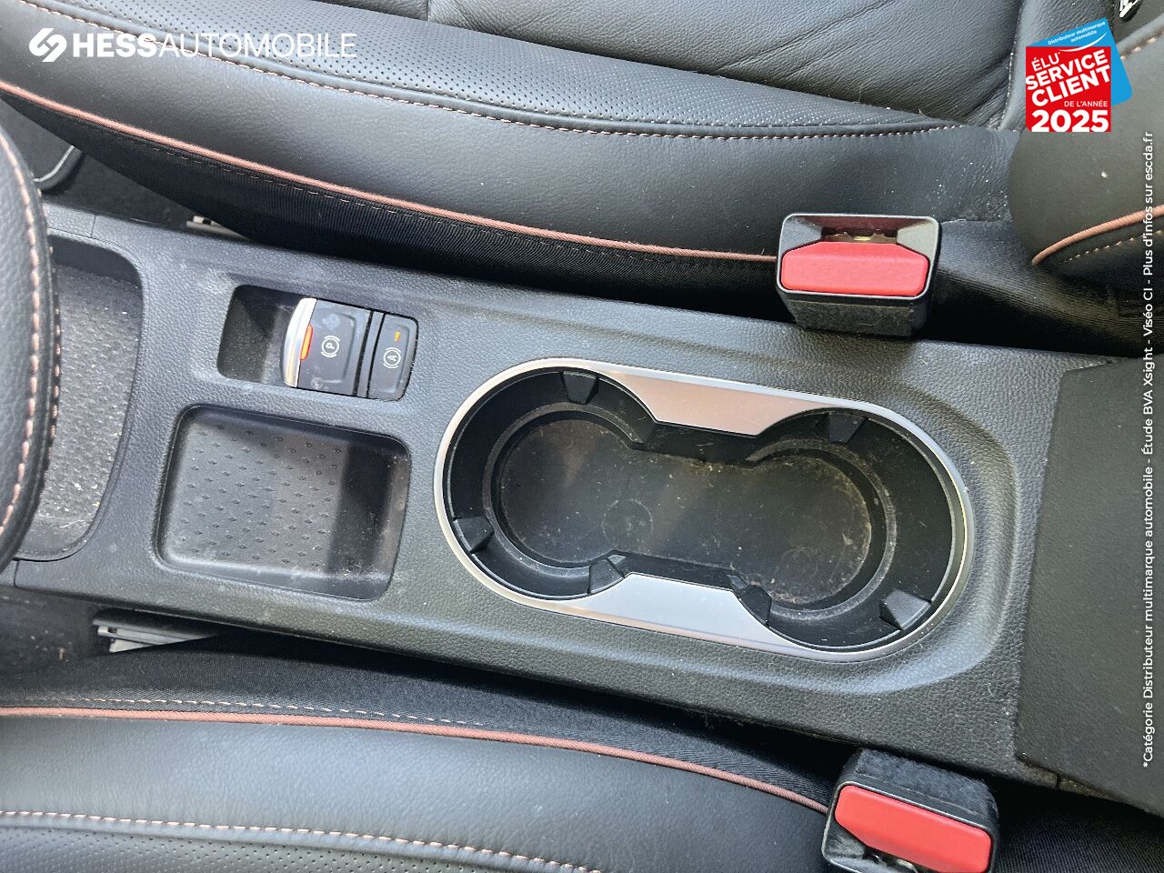 Véhicule d'occasion RENAULT CAPTUR 1.6 E-TECH PLUG-IN 160CH INITIALE PARIS TPANO SIEGES CHAUF/CUIR GPS CAMERA chez Renault Saint-Louis