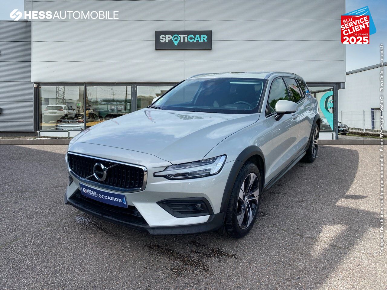Véhicule d'occasion VOLVO V60 CROSS COUNTRY D4 AWD 190CH PRO GEARTRONIC chez Volvo Reims