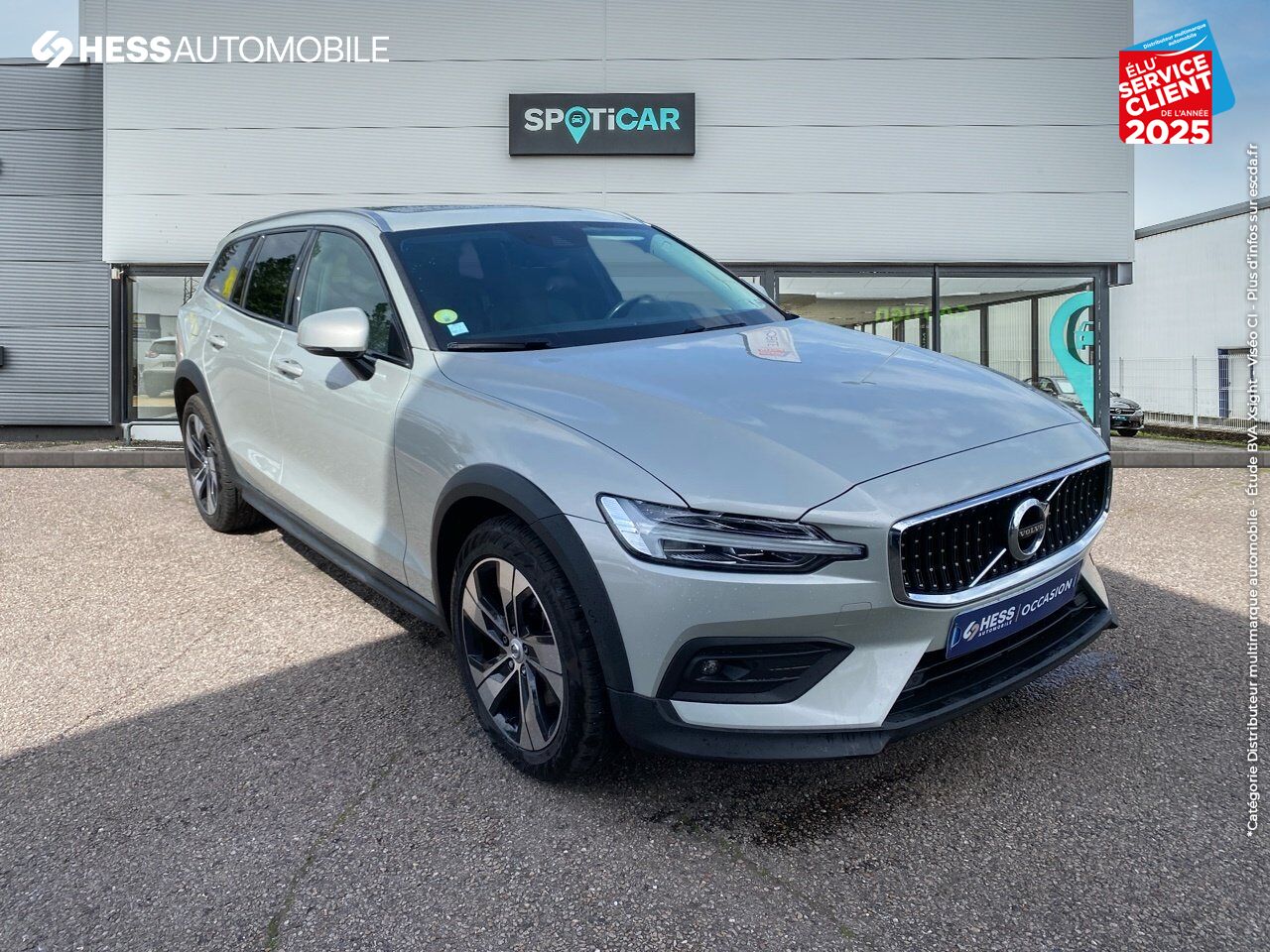 Véhicule d'occasion VOLVO V60 CROSS COUNTRY D4 AWD 190CH PRO GEARTRONIC chez Volvo Reims