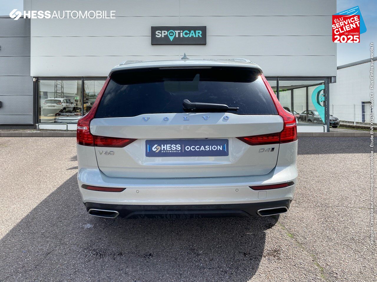 Véhicule d'occasion VOLVO V60 CROSS COUNTRY D4 AWD 190CH PRO GEARTRONIC chez Volvo Reims
