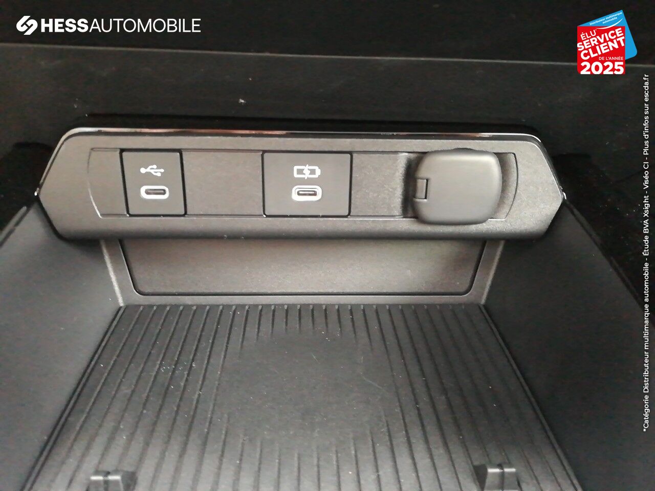 Véhicule d'occasion TOYOTA PRIUS RECHARGEABLE 2.0 HYBRIDE RECHARGEABLE 223CH DESIGN chez Toyota Thionville
