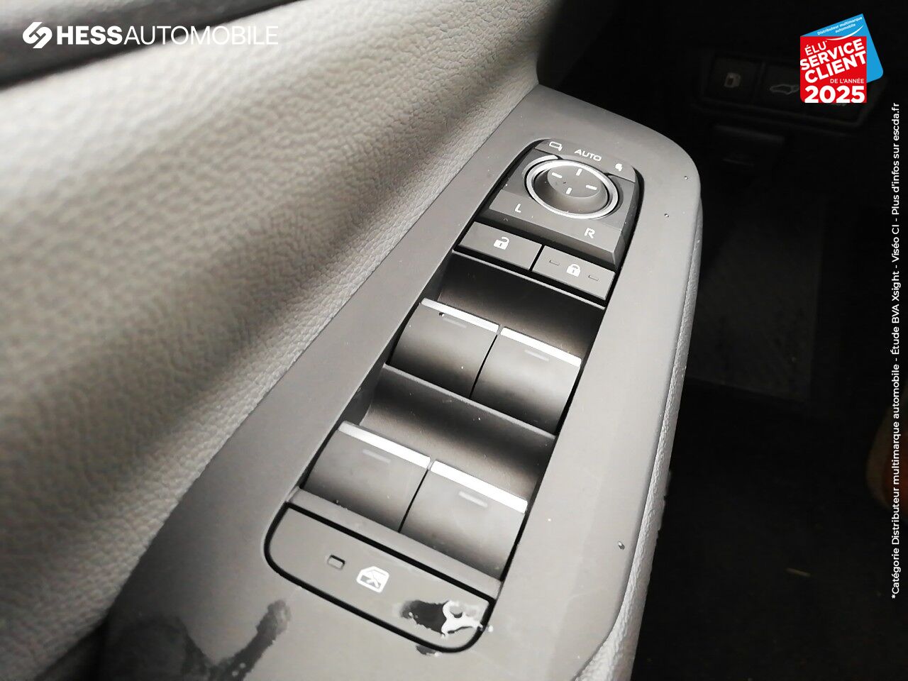 Véhicule d'occasion TOYOTA PRIUS RECHARGEABLE 2.0 HYBRIDE RECHARGEABLE 223CH DESIGN chez Toyota Thionville