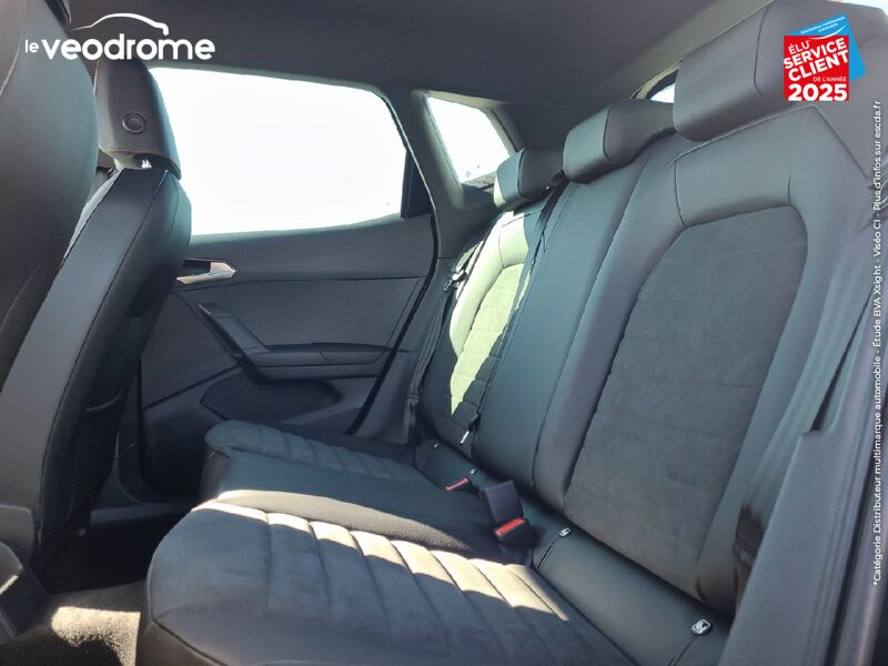 Véhicule d'occasion SEAT ARONA 1.0 TSI 110CH FR DSG7 CAMERA GPS RADAR AV/AR APPLE CARPLAY/ANDROID AUTO chez Le Veodrome