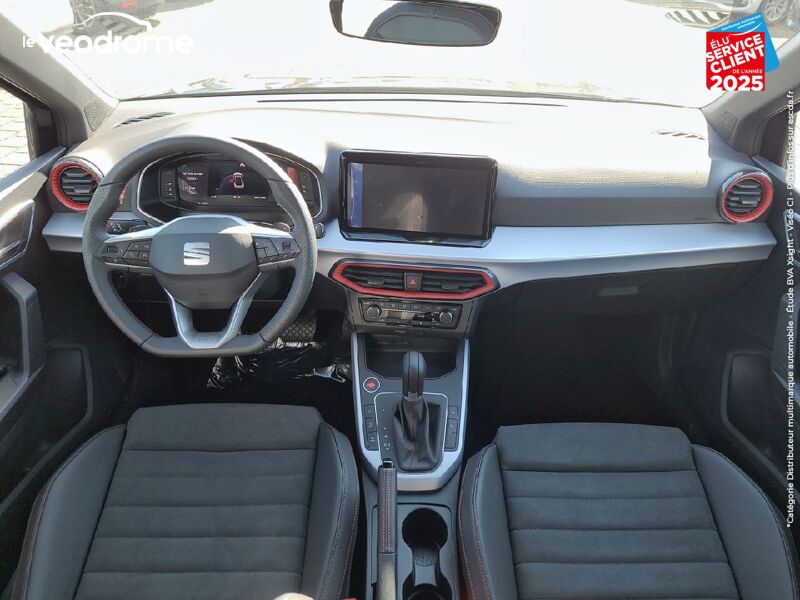 Véhicule d'occasion SEAT ARONA 1.0 TSI 110CH FR DSG7 CAMERA GPS RADAR AV/AR APPLE CARPLAY/ANDROID AUTO chez Le Veodrome