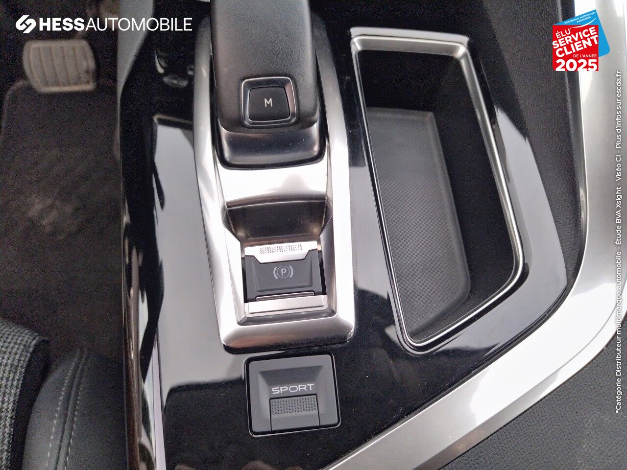 Véhicule d'occasion PEUGEOT 3008 1.2 PURETECH 130CH E6.C ALLURE SS EAT8 chez Renault Saint-Louis