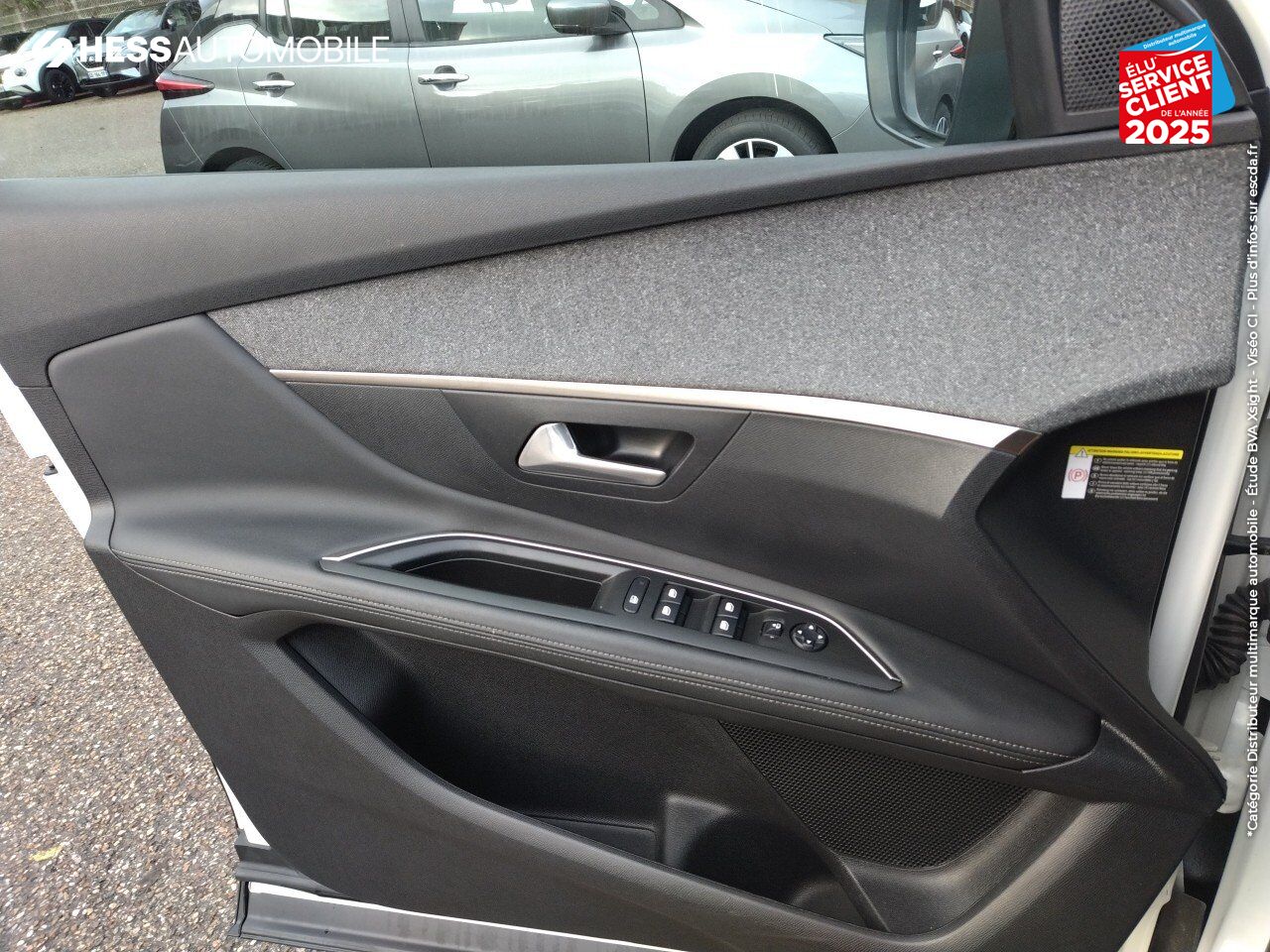 Véhicule d'occasion PEUGEOT 3008 1.2 PURETECH 130CH E6.C ALLURE SS EAT8 chez Renault Saint-Louis
