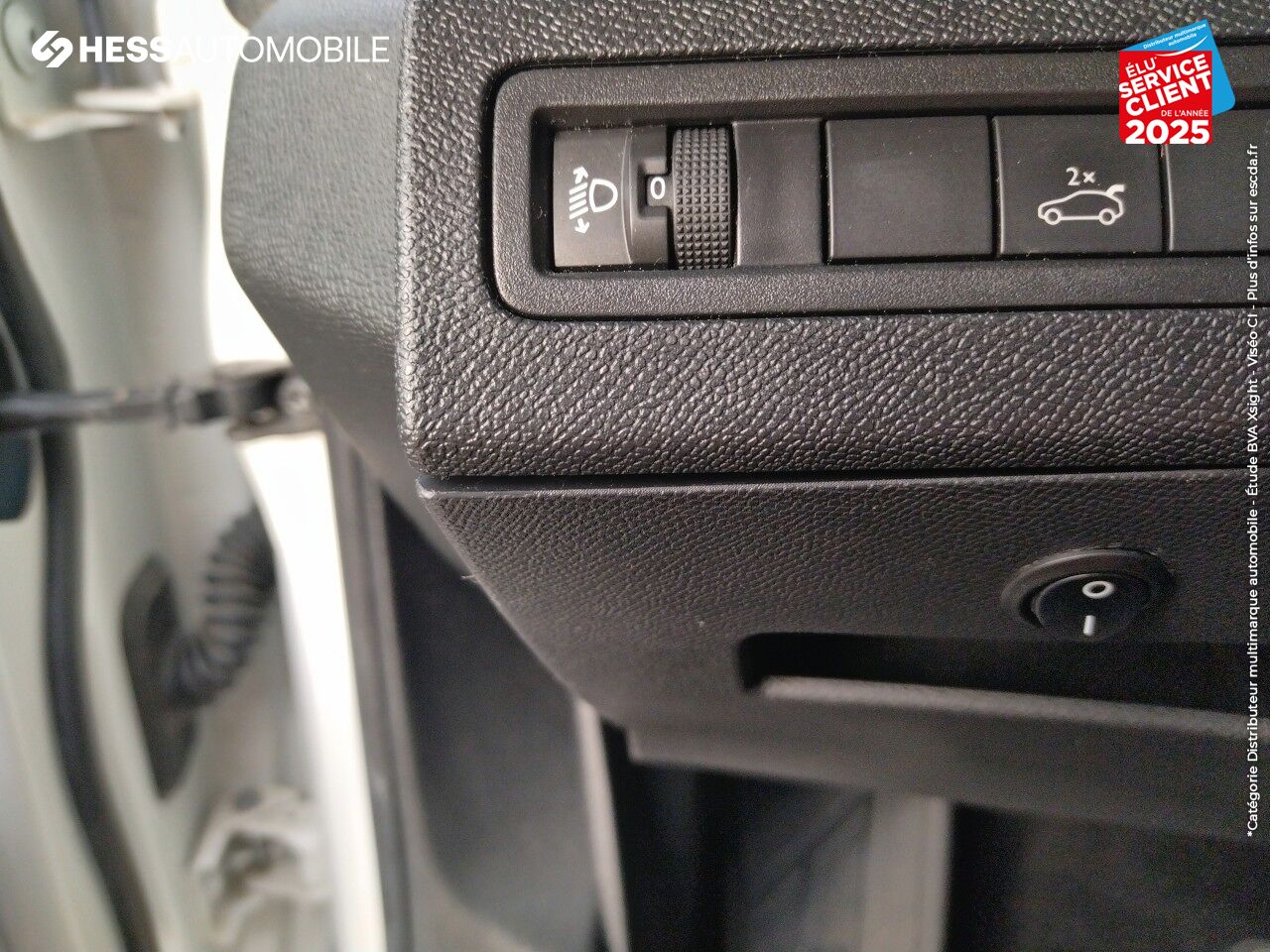 Véhicule d'occasion PEUGEOT 3008 1.2 PURETECH 130CH E6.C ALLURE SS EAT8 chez Renault Saint-Louis