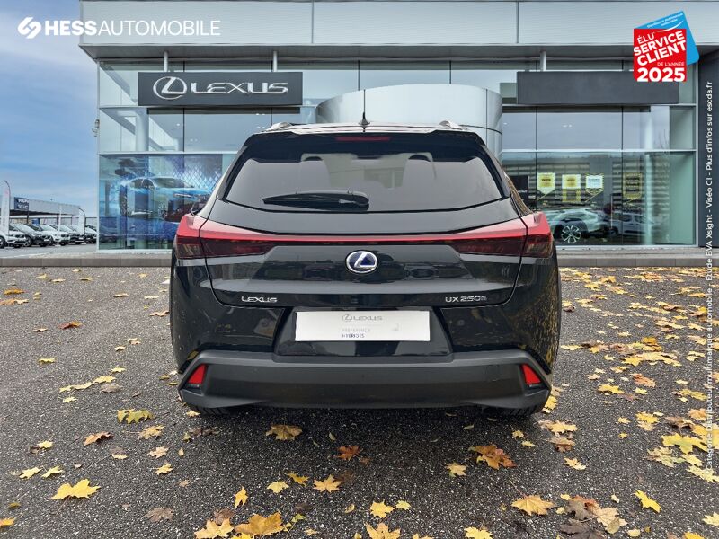 Véhicule d'occasion LEXUS UX 250H 2WD PREMIUM EDITION MY21 chez Lexus Metz